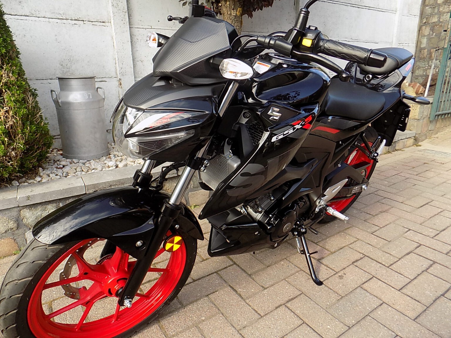 Suzuki Gsx S Naked Bike Verkocht Bike Service Boelen