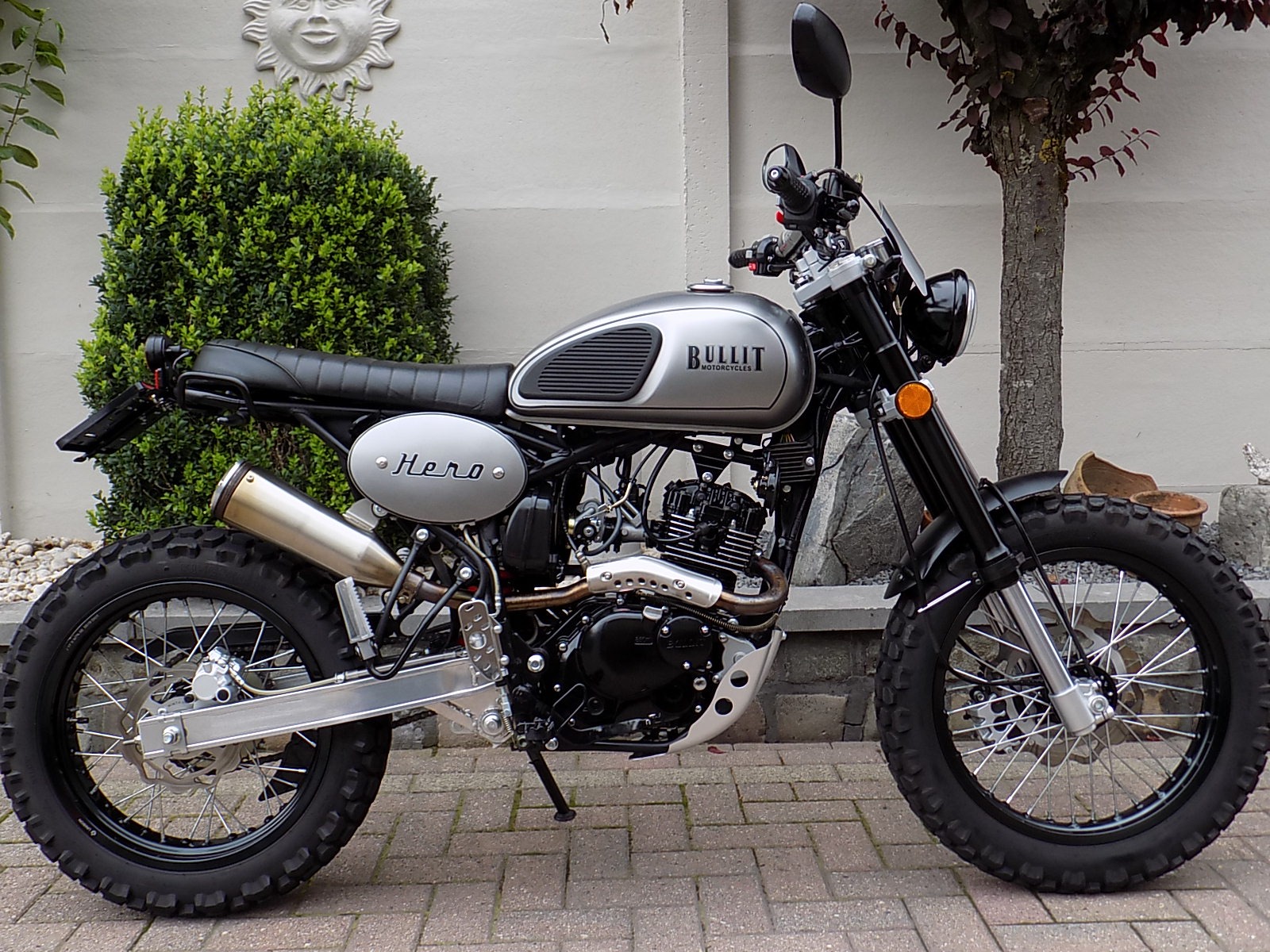 hero scrambler 125