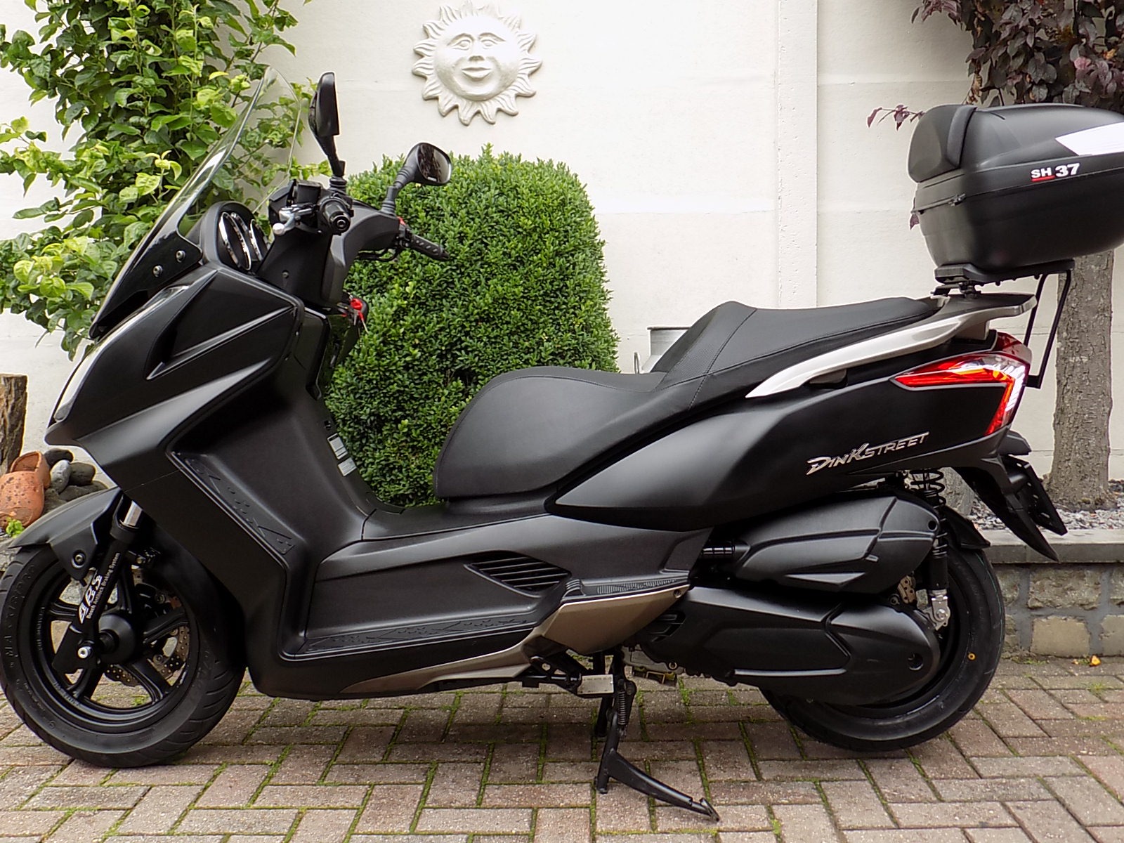 Kymco dink street 300 ABS sport scooter