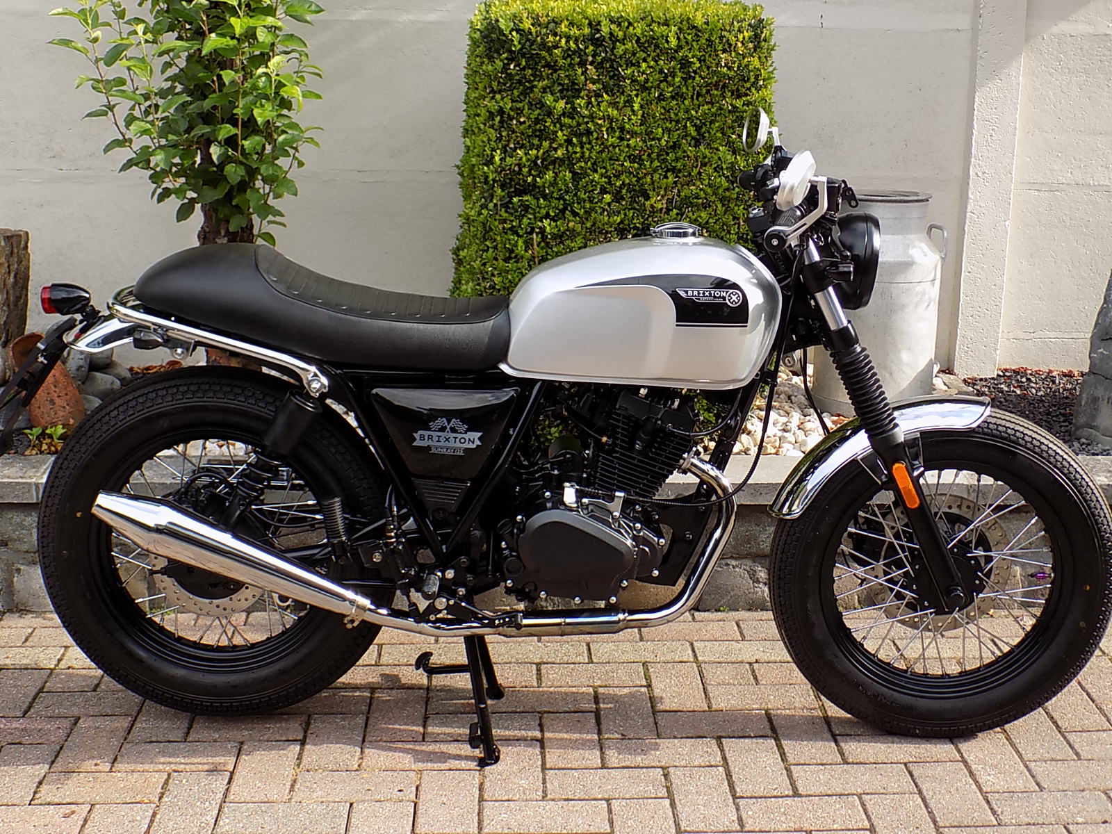 Je bekijkt nu BRIXTON 125 cc moto Sunray Cafe racer (VERKOCHT)!!!