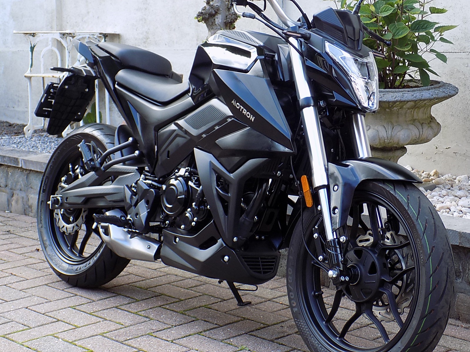 Lees meer over het artikel Motron Nomad 125cc naked bike (VERKOCHT)!!!