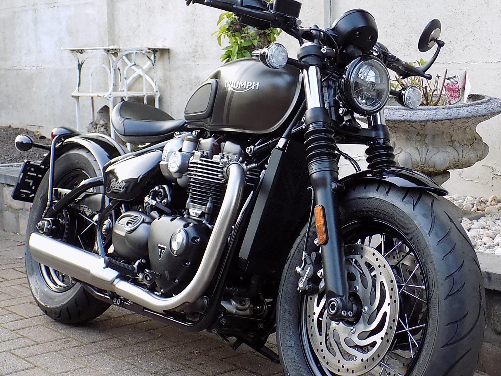 Lees meer over het artikel Triumph Bonneville Bobber 1200 black (VERKOCHT)!!!