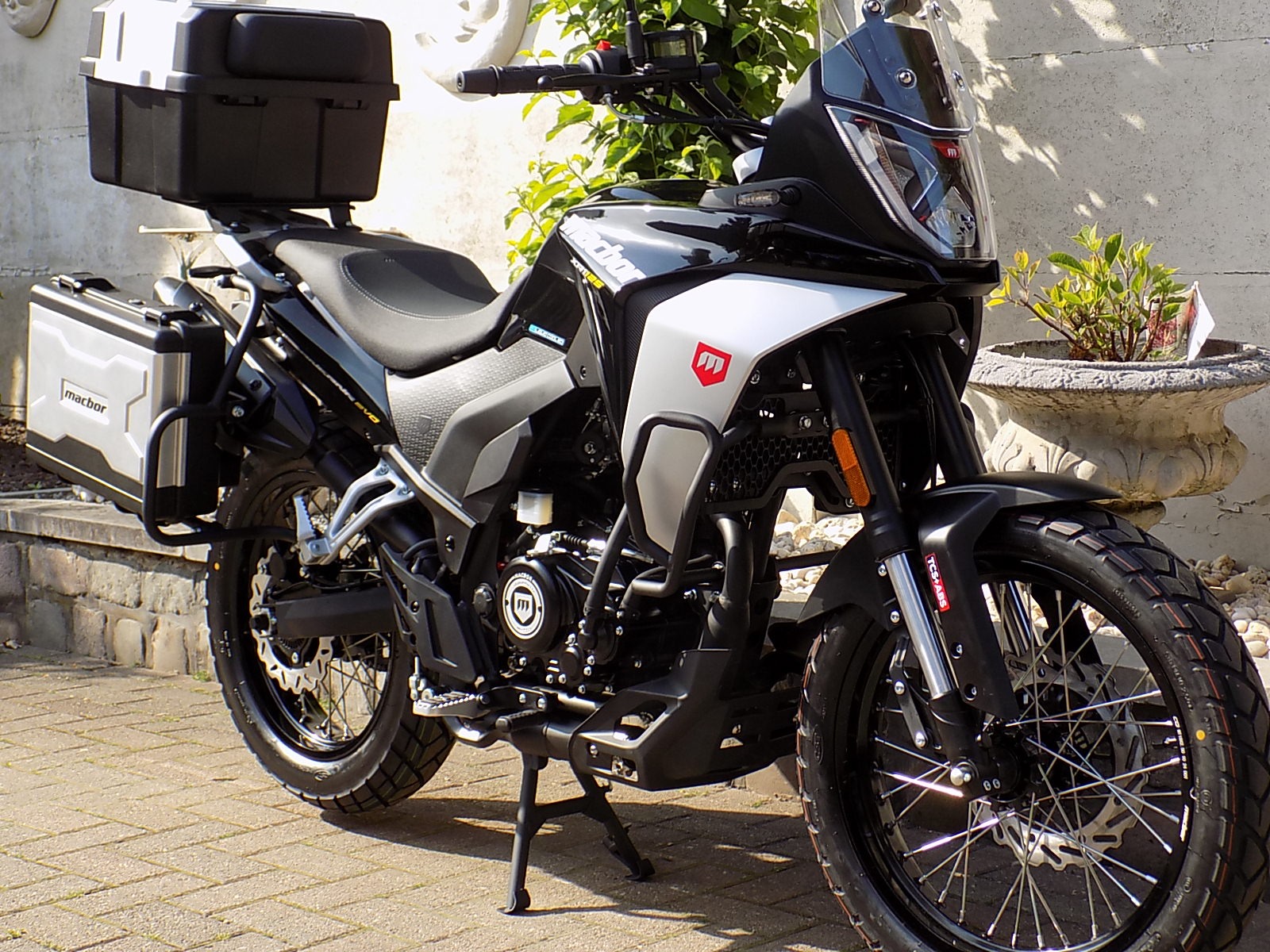 Je bekijkt nu moto 125 cc Touring nieuw groot model 11KW sport 