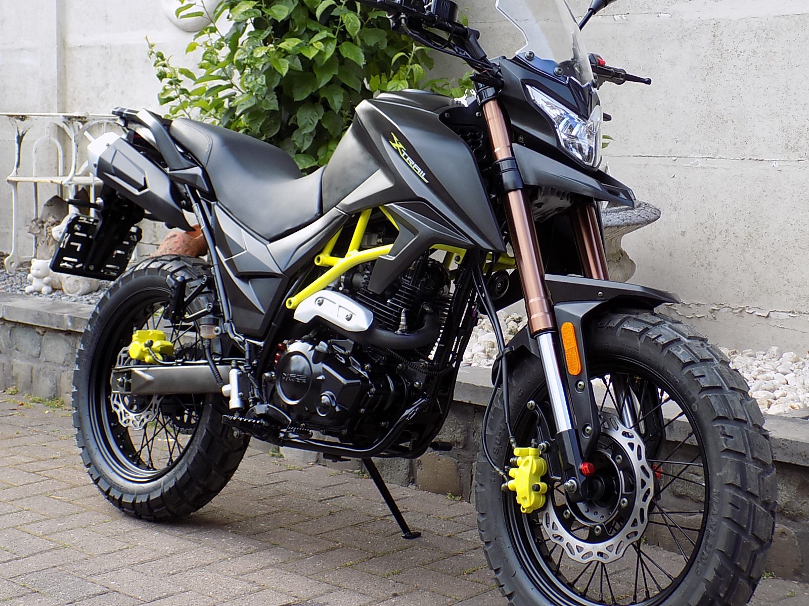 Lees meer over het artikel Mag power X-trail 125cc cross enduro adventure nieuw