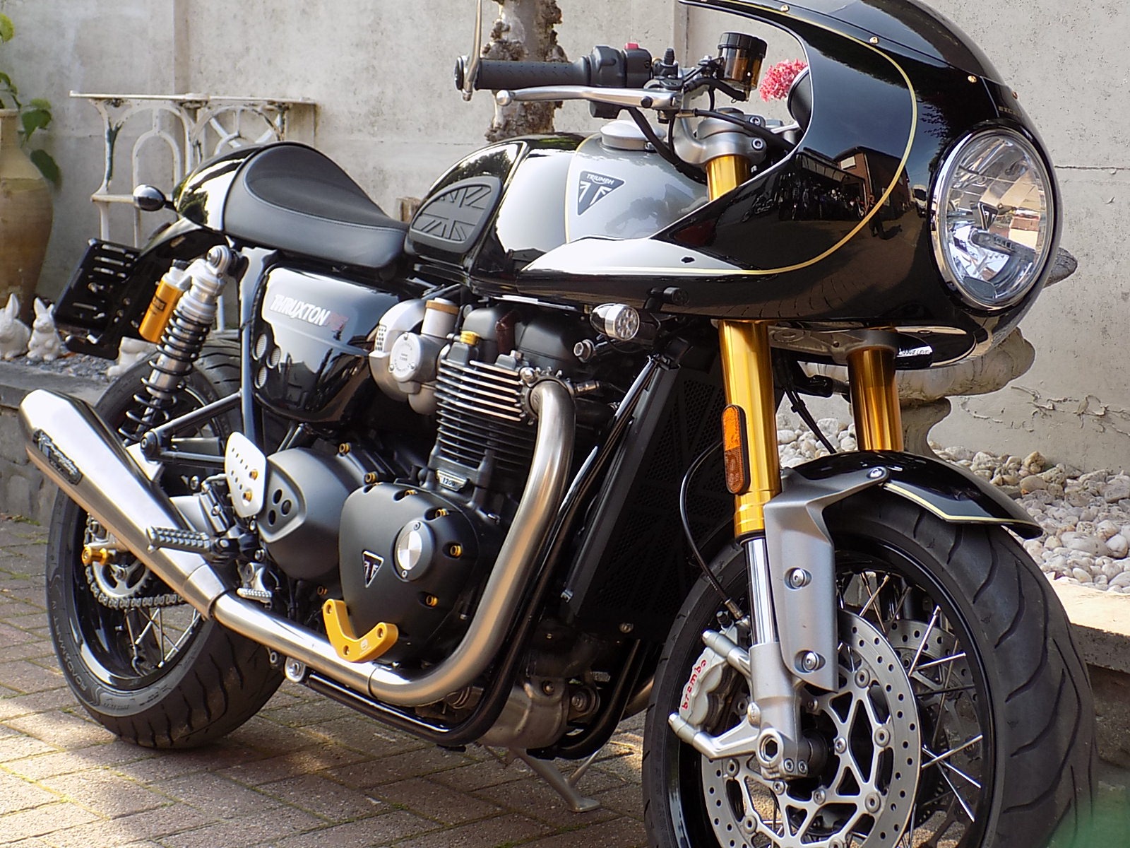 Lees meer over het artikel Triumph Bonneville Thruxton RS 1200 2024 cafe racer