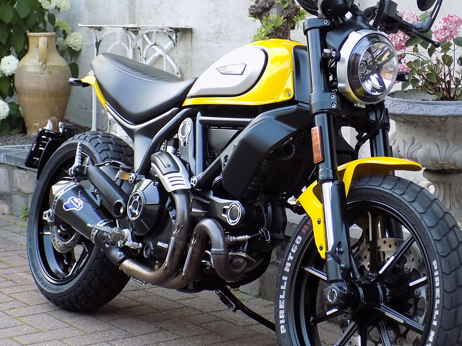 Je bekijkt nu Ducati Scrambler 800 icon
