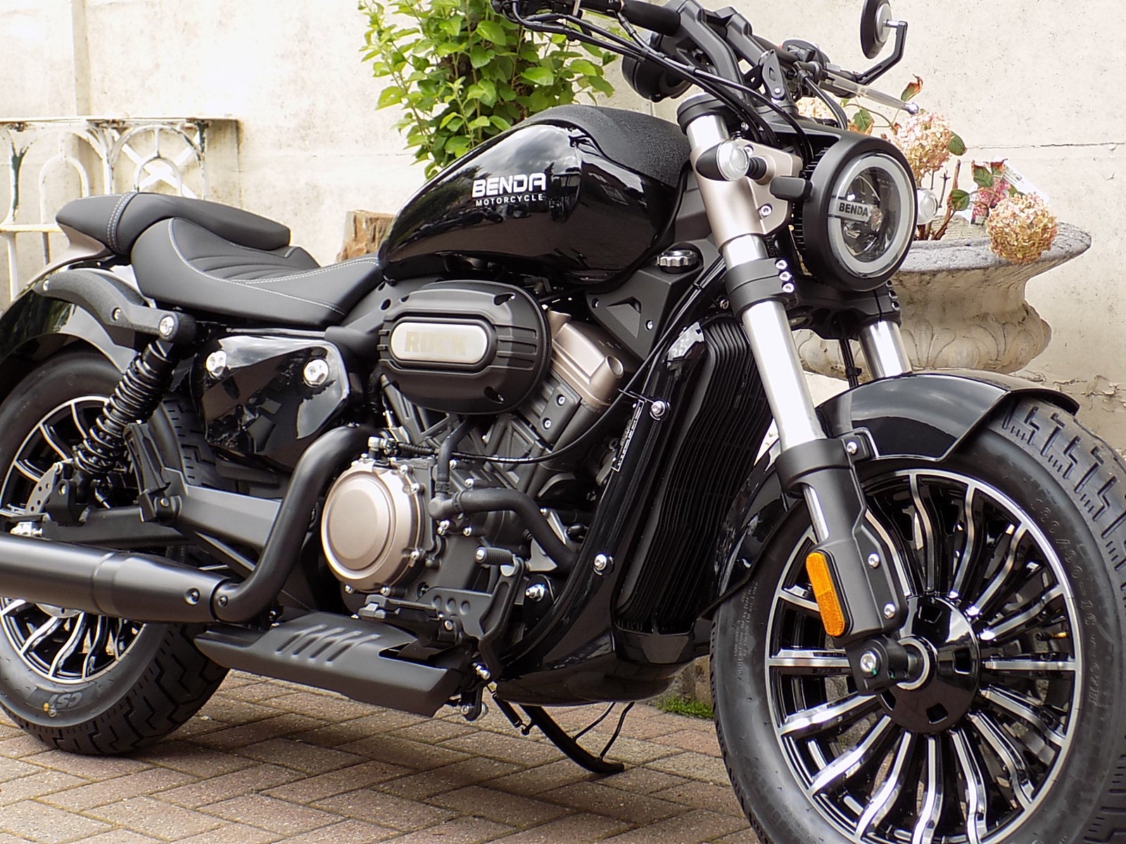 Lees meer over het artikel Benda Rock 125 cc chopper cruiser nieuw nu beschikbaar ! in euro5+