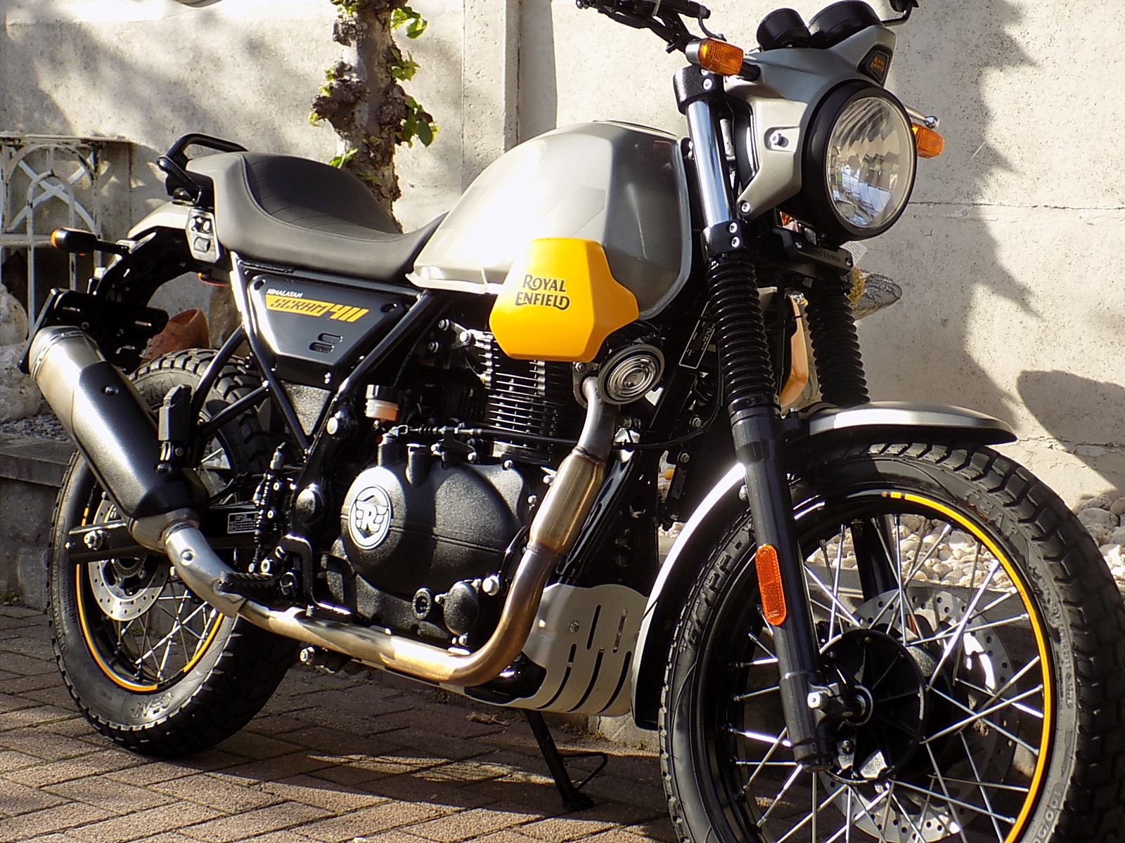 Lees meer over het artikel Royal Enfield Himalayan Scarm 410 