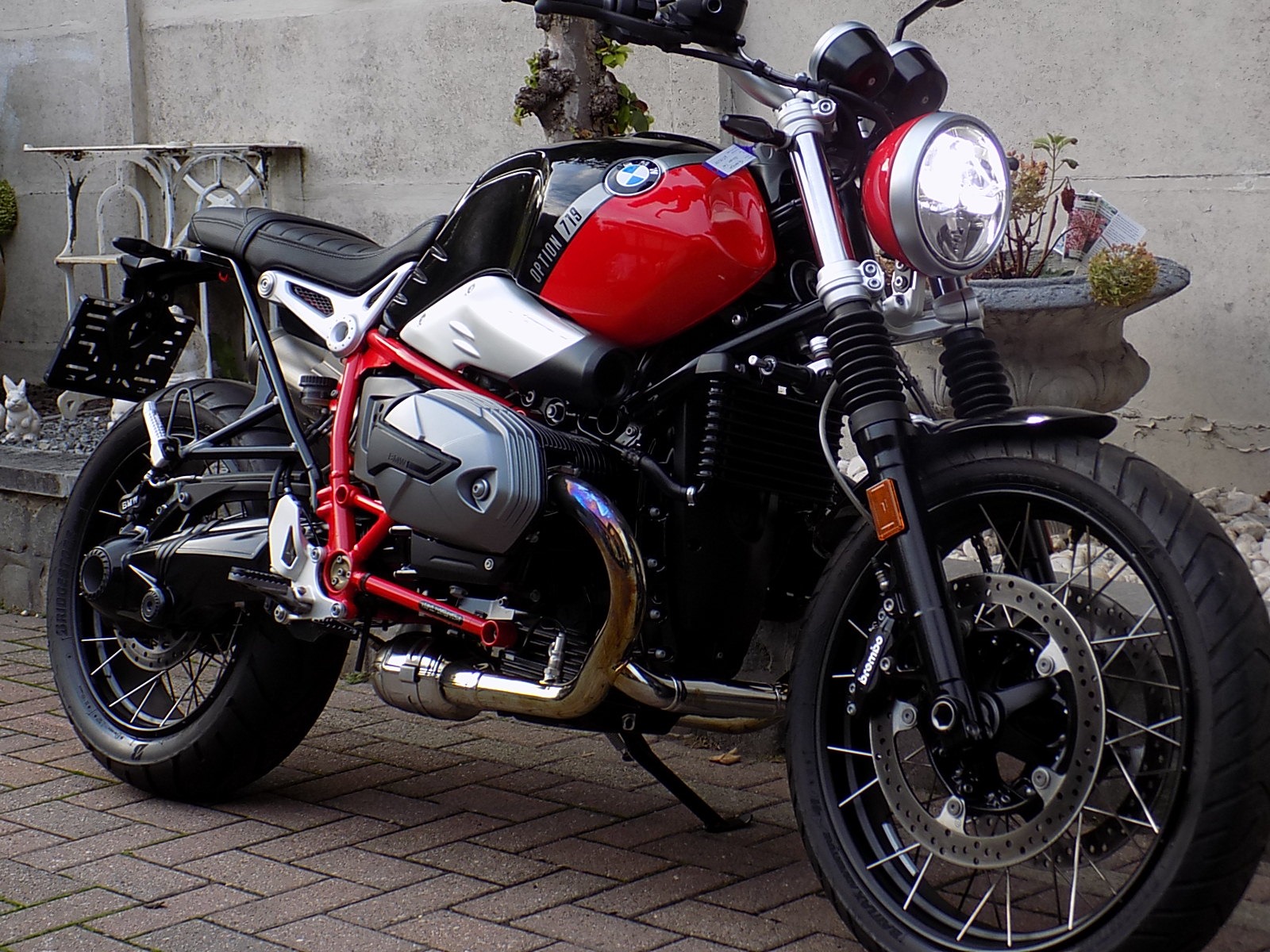 Lees meer over het artikel BMW R nine t scambler option 719