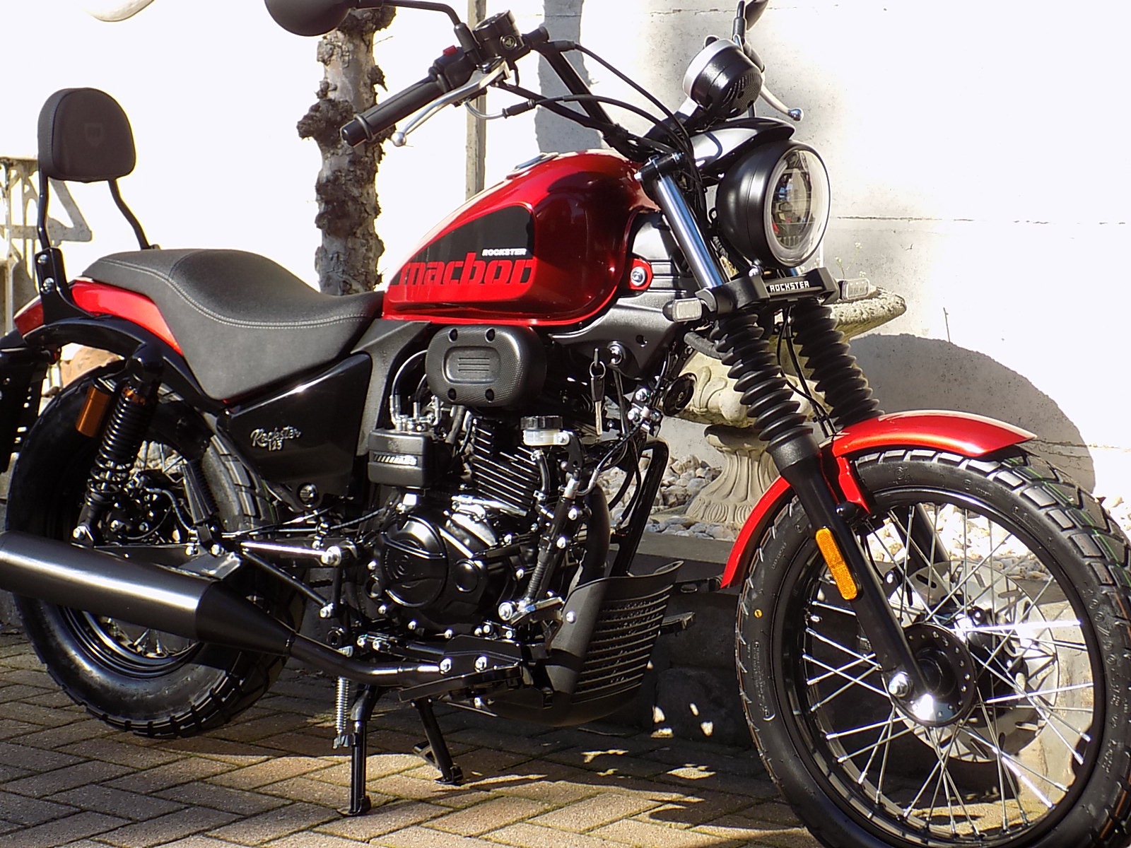 Lees meer over het artikel Macbor 125cc chopper ROCKSTER met ABS , rugsteun