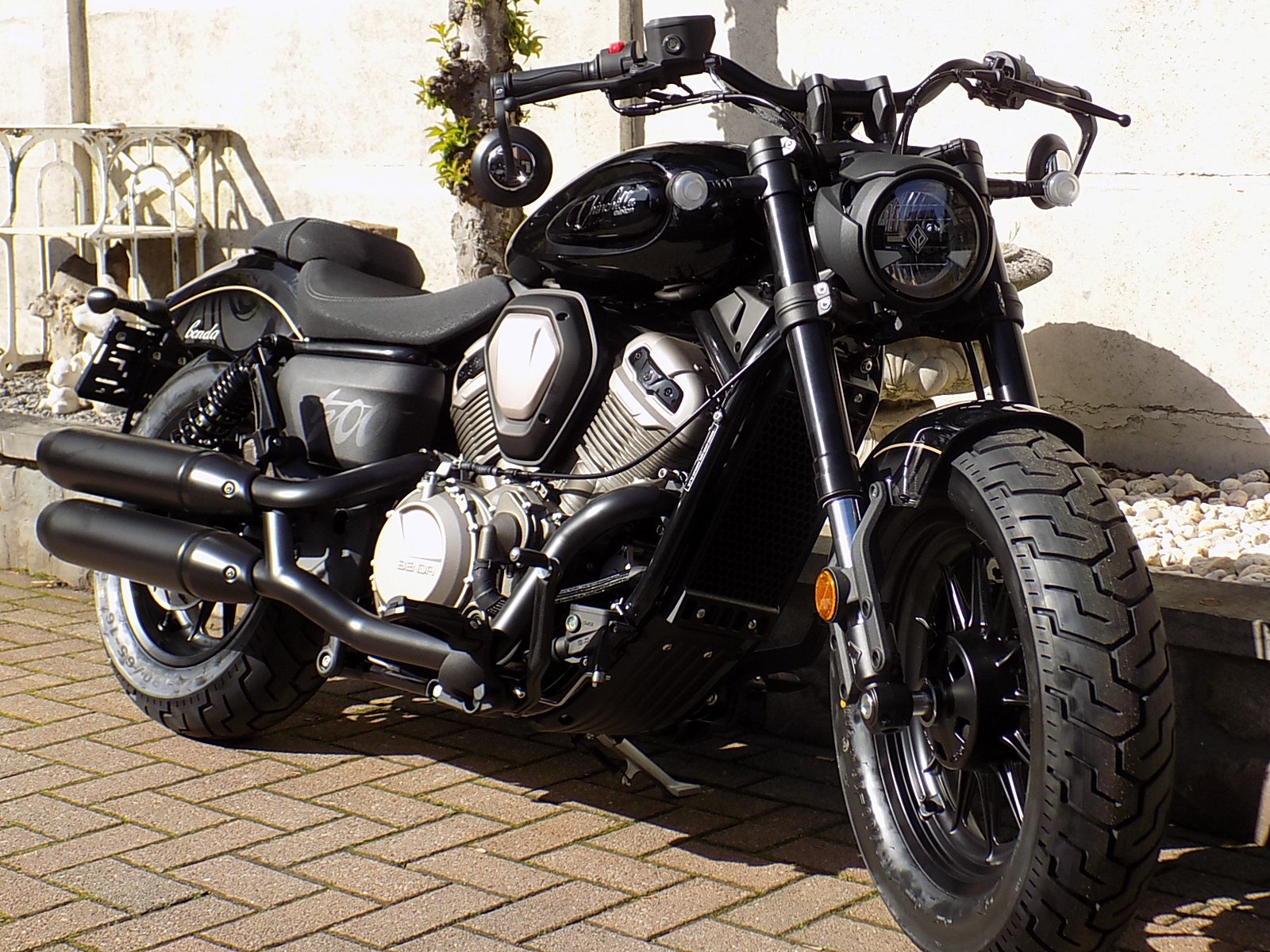 Lees meer over het artikel Benda Chinchilla 500 cc V2 chopper cruiser