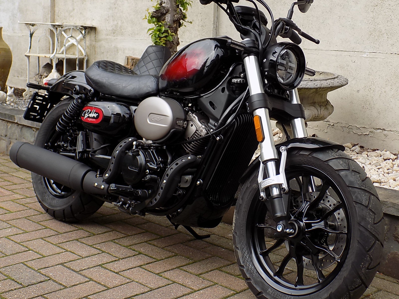 Lees meer over het artikel HYOSUNG GV125S EVO 125 cc chopper bobber (VERKOCHT)!!!