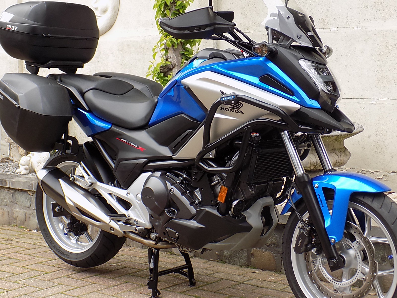 Lees meer over het artikel honda nc 750 x dct (VERKOCHT)!!!