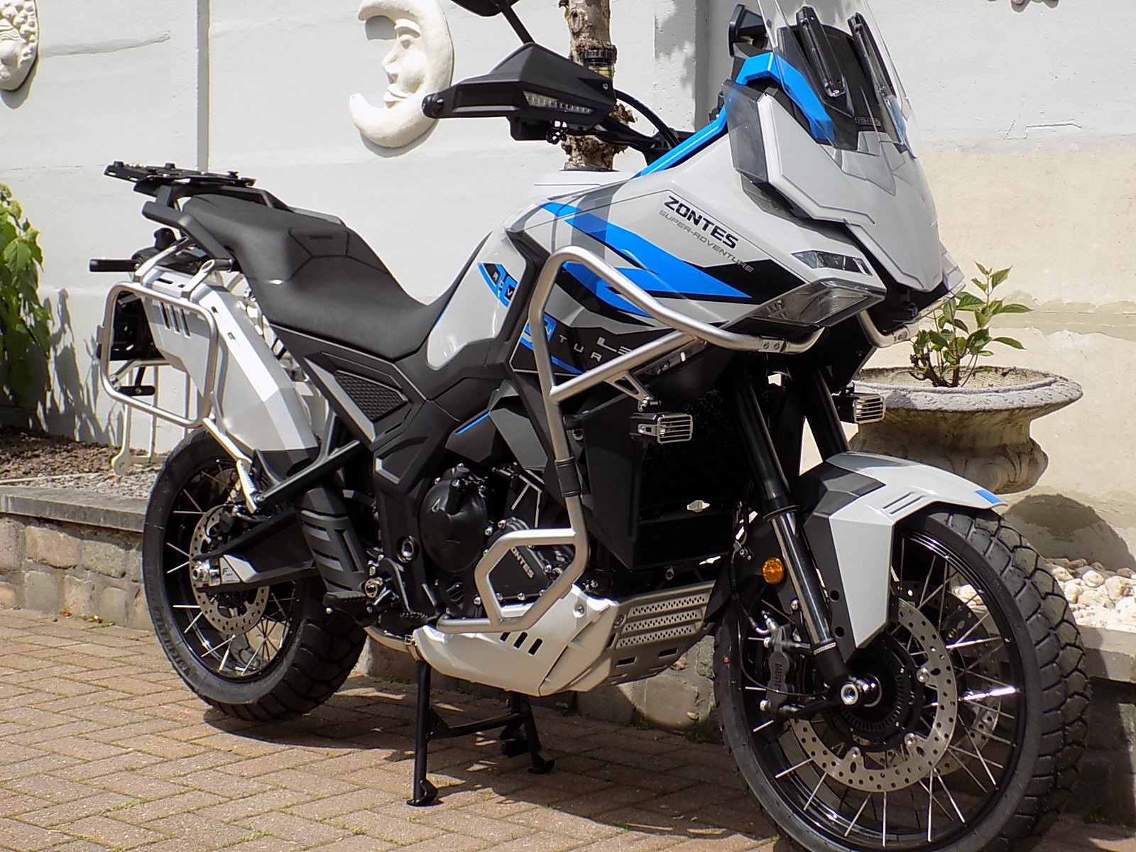 Lees meer over het artikel Zontes 703F touring adventure