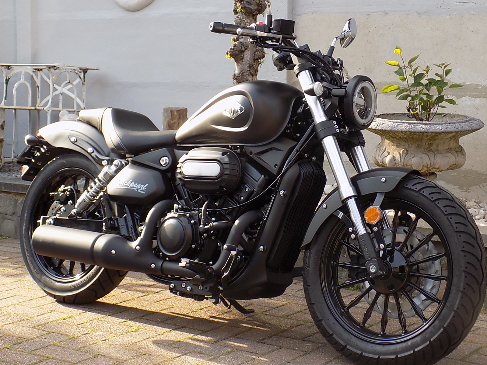 Lees meer over het artikel Archive Blackpearl 125 cc chopper cruiser by benda