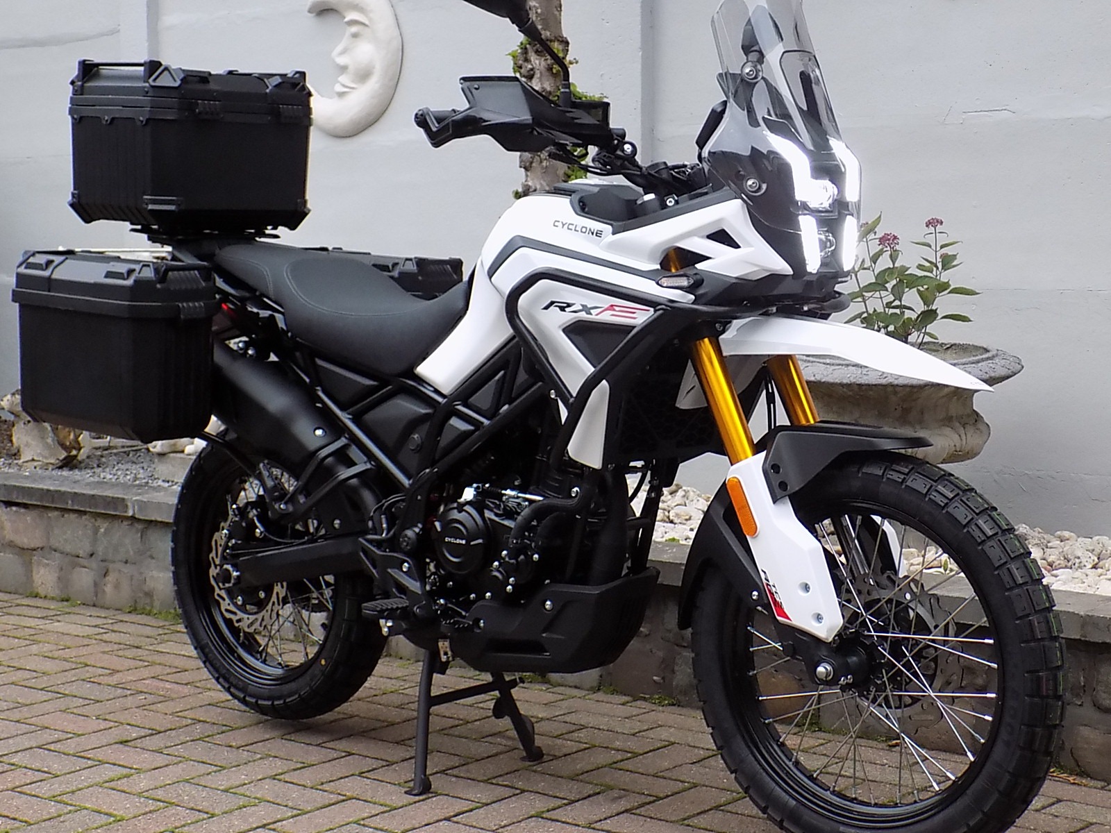 Lees meer over het artikel Cyclone XR2 125cc touring moto full option 