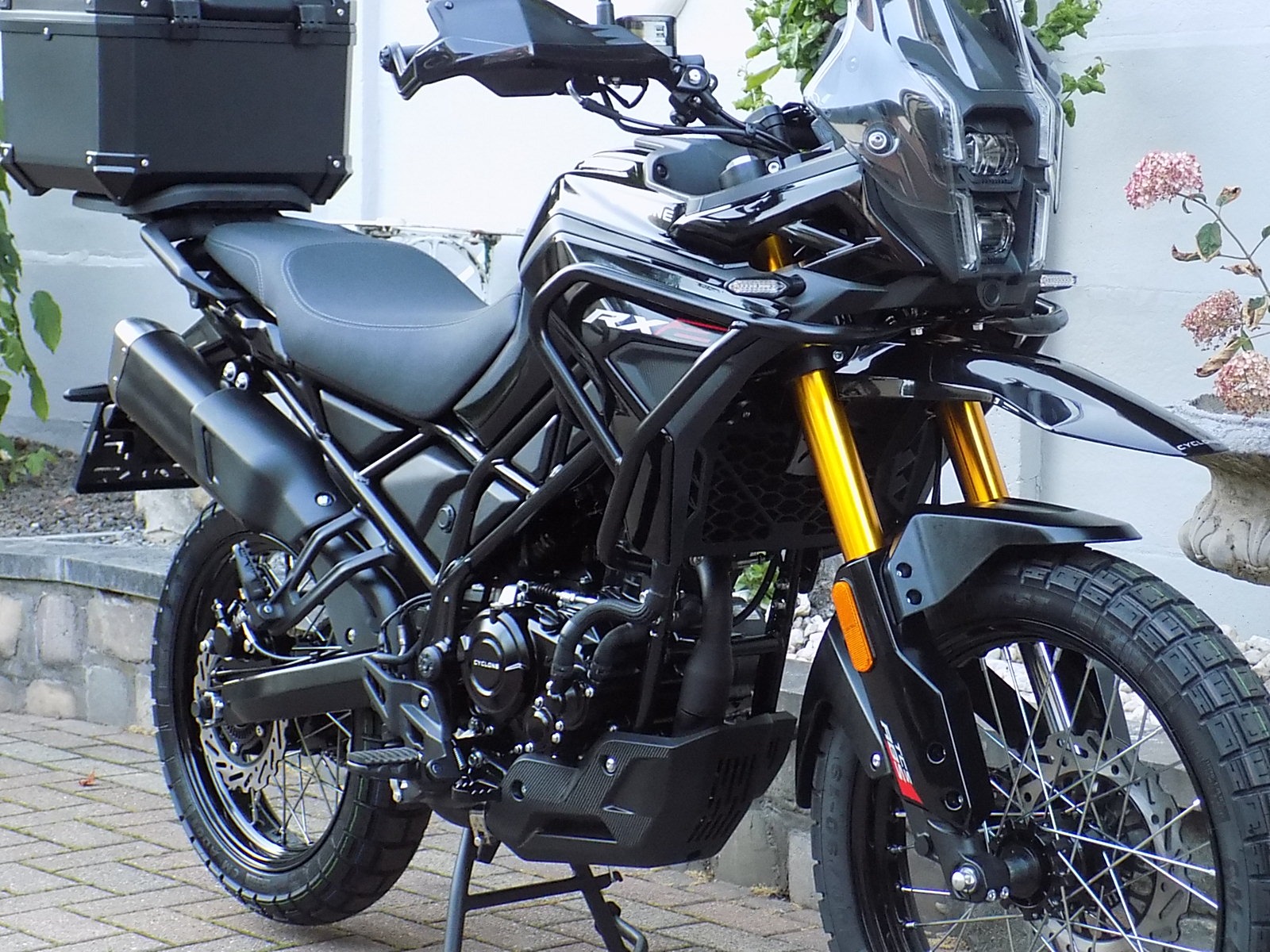 Lees meer over het artikel Cyclone XR2 125cc touring moto full option (VERKOCHT)!!!