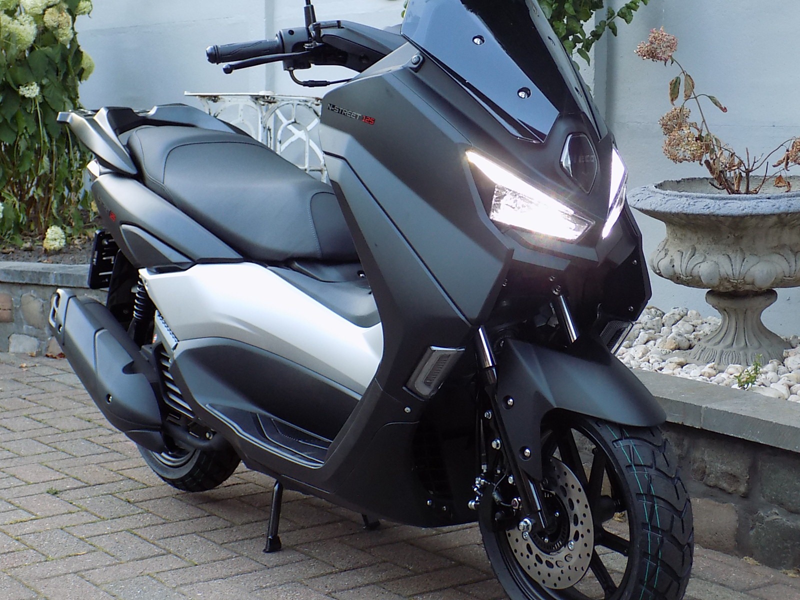 Lees meer over het artikel NECO N-Street 125cc maxiscooter&nbsp;
