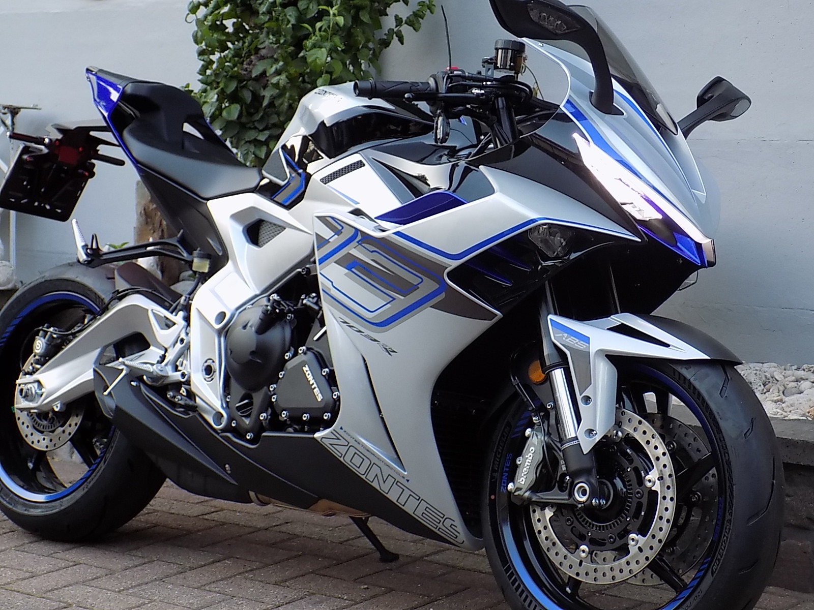 Lees meer over het artikel Zontes 703RR Blauw 