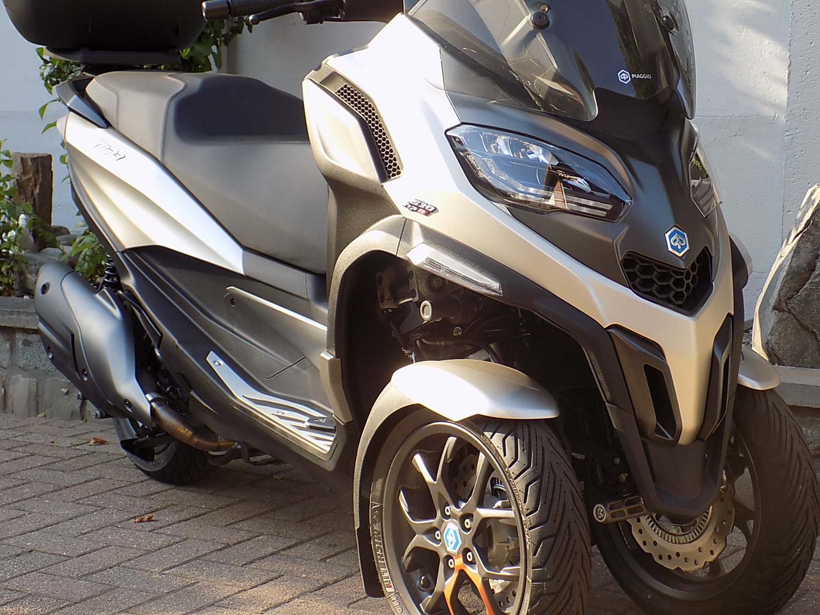 Lees meer over het artikel Piaggio MP3 530 HPE exclusive