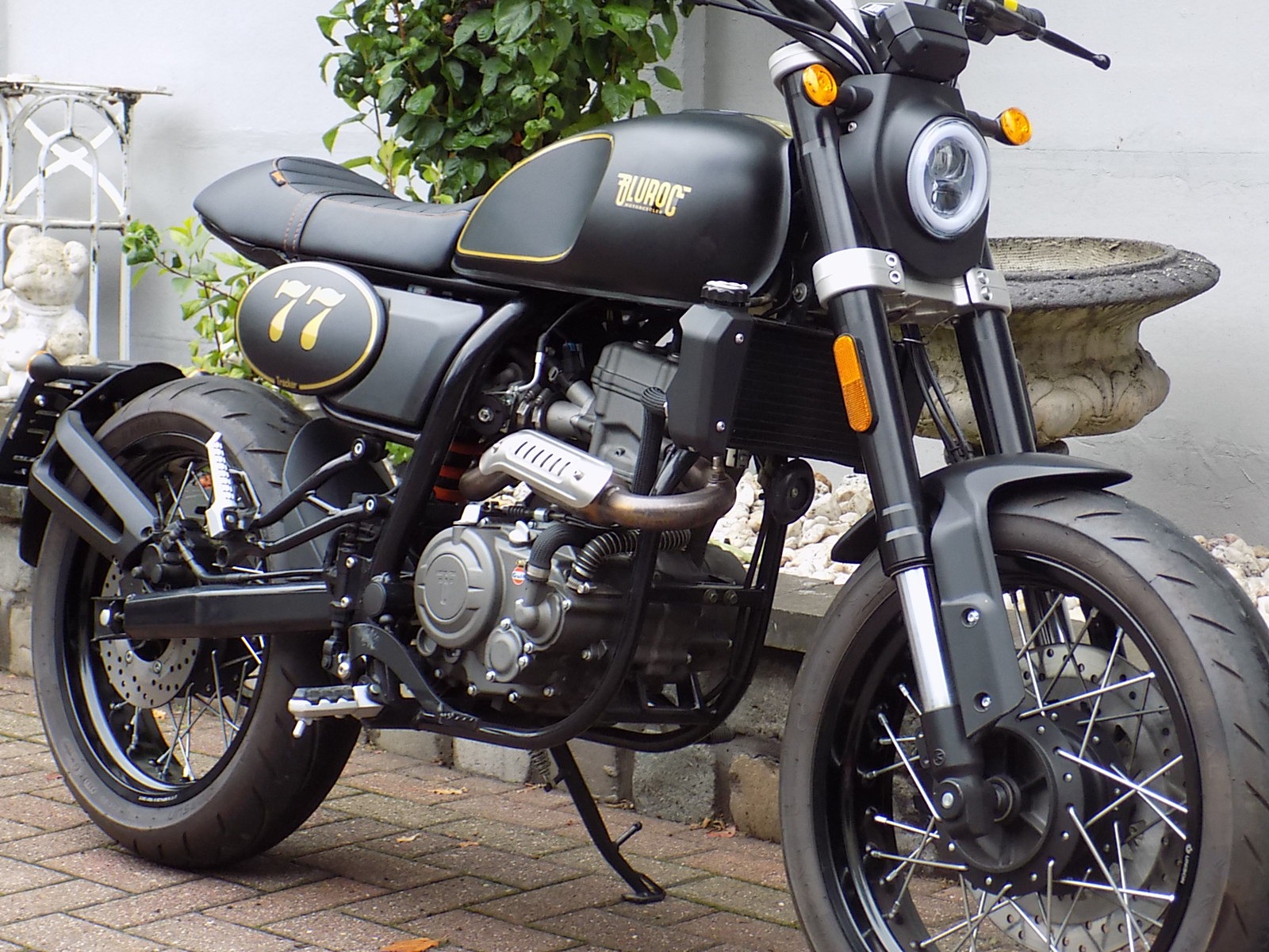 Lees meer over het artikel Bluroc 125cc Tracker 11KW 15PK moto