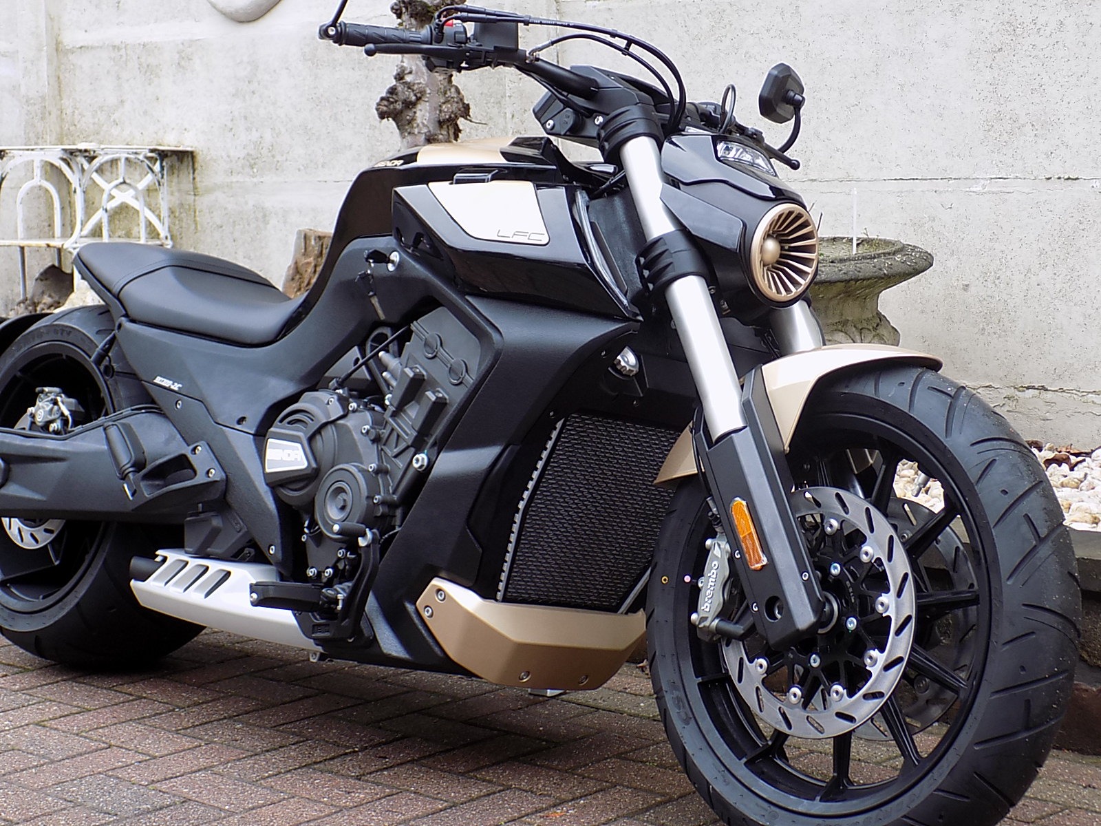 Lees meer over het artikel Benda LFC 700 cc PRO uit stock leverbaar !