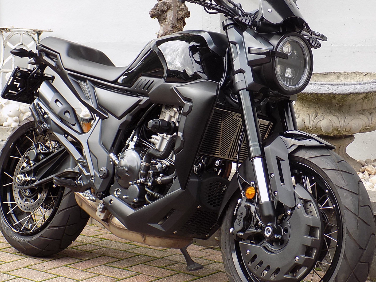 Lees meer over het artikel Zontes 350 cc GK als nieuw 