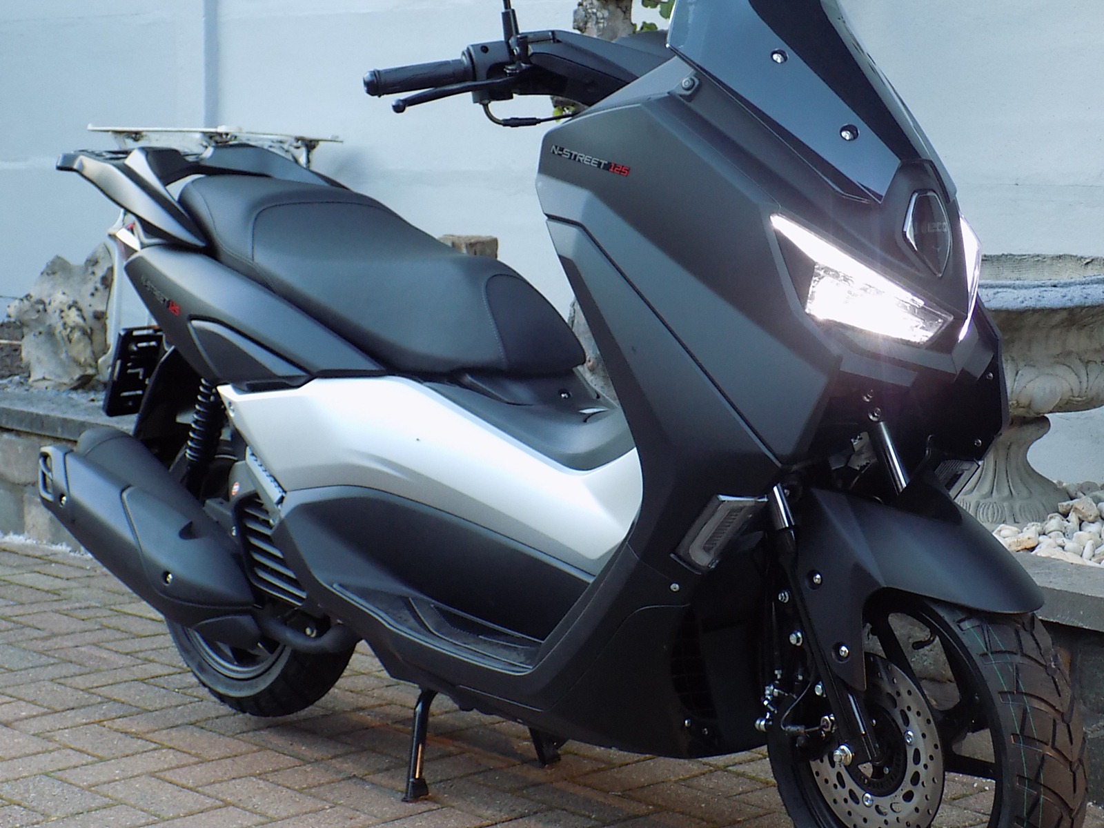 Lees meer over het artikel Nieuwe NECO 125 cc scooter N-STEET 