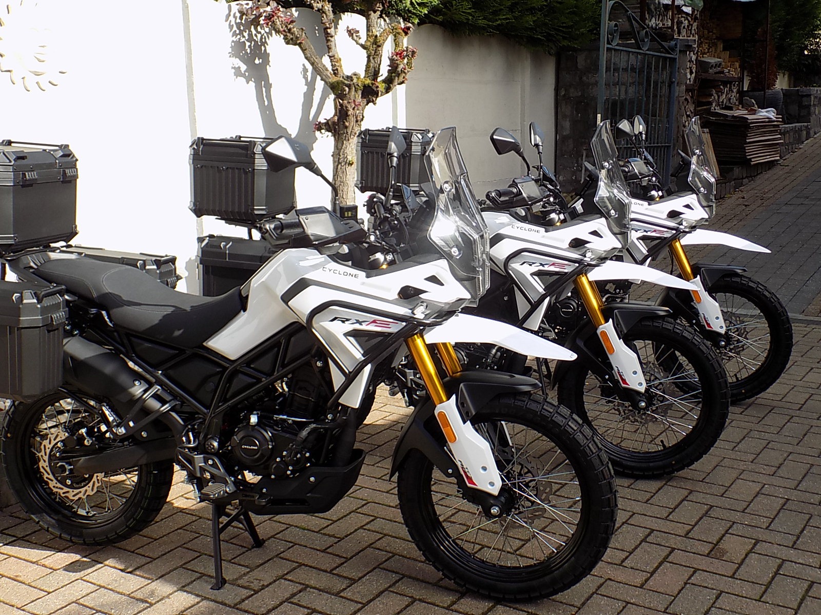 Lees meer over het artikel Cyclone XR2 125cc touring moto full option 