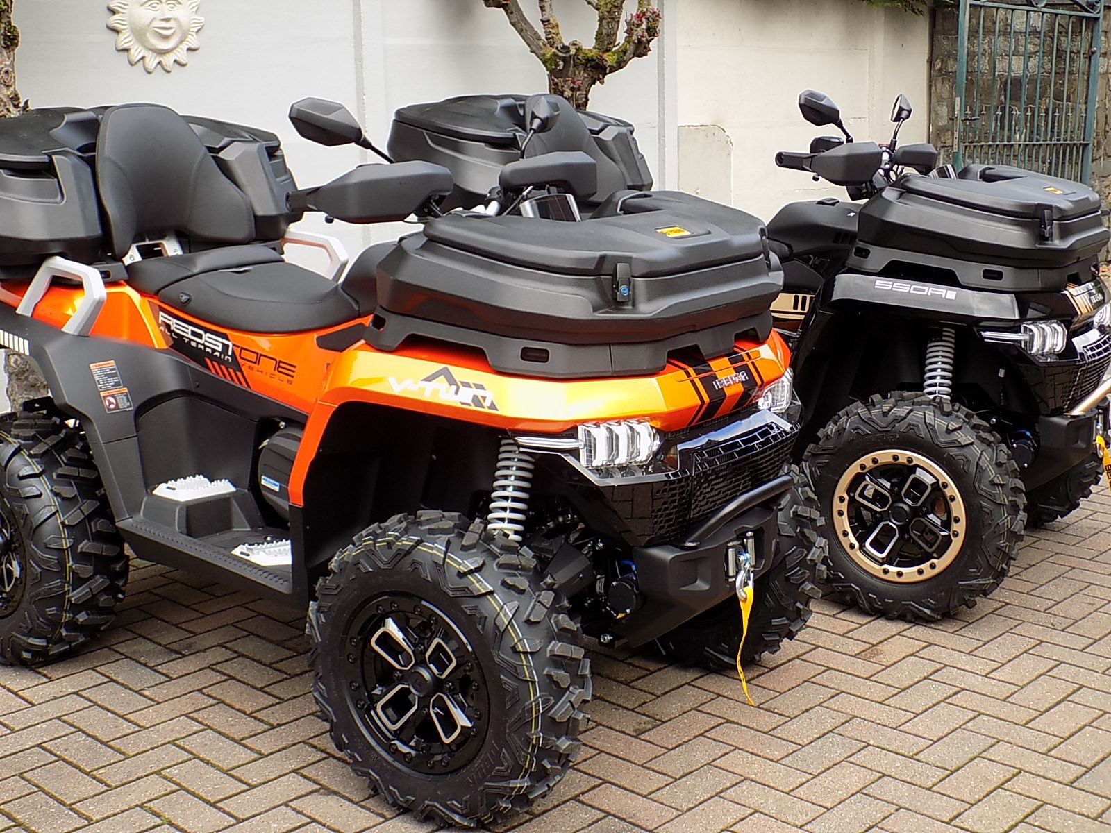 Lees meer over het artikel Nieuwe Benda 550L REDSTONE abs premium ATV quad full option