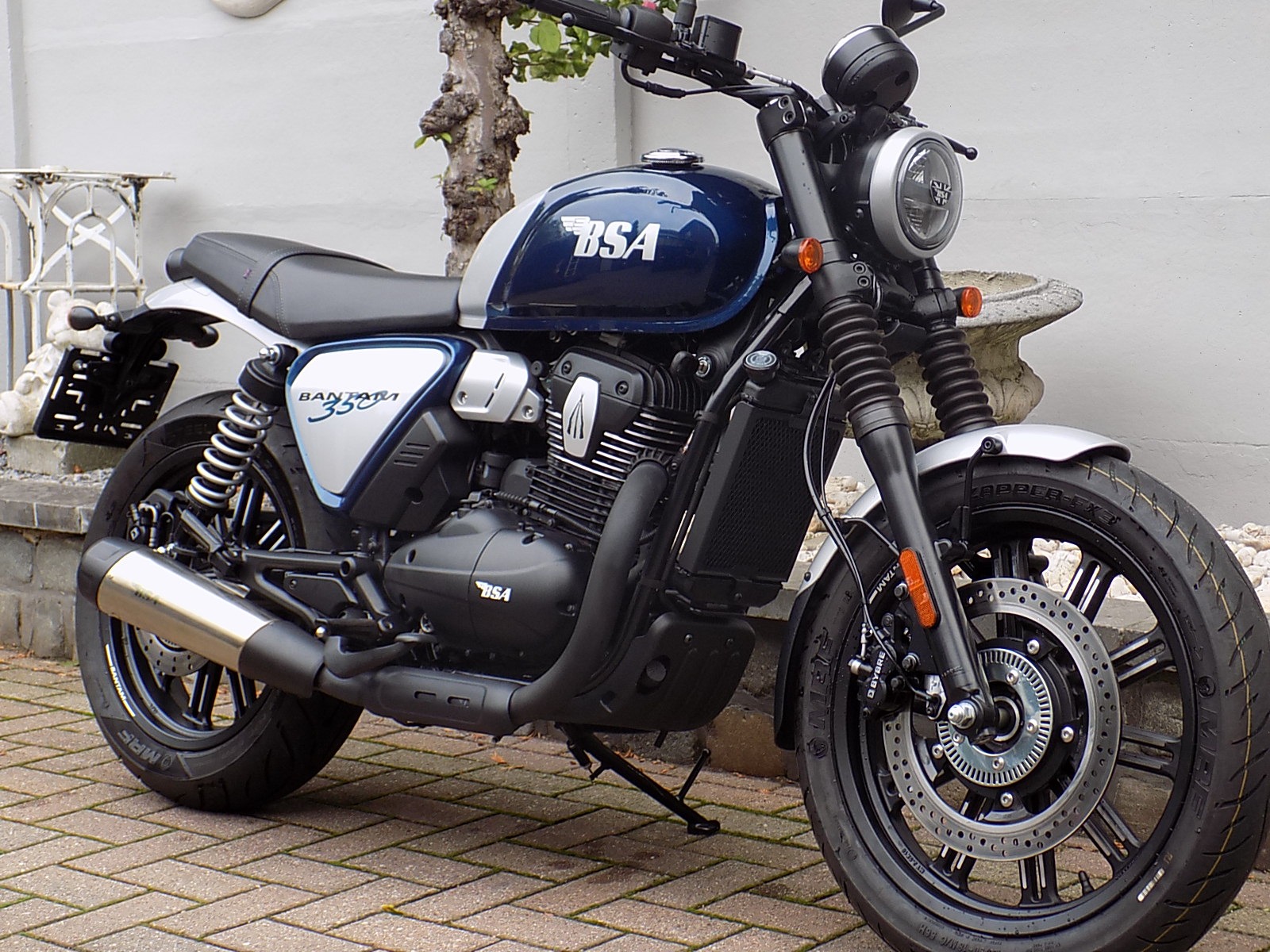 Lees meer over het artikel Bsa Bantam 350 officieel dealer BSA